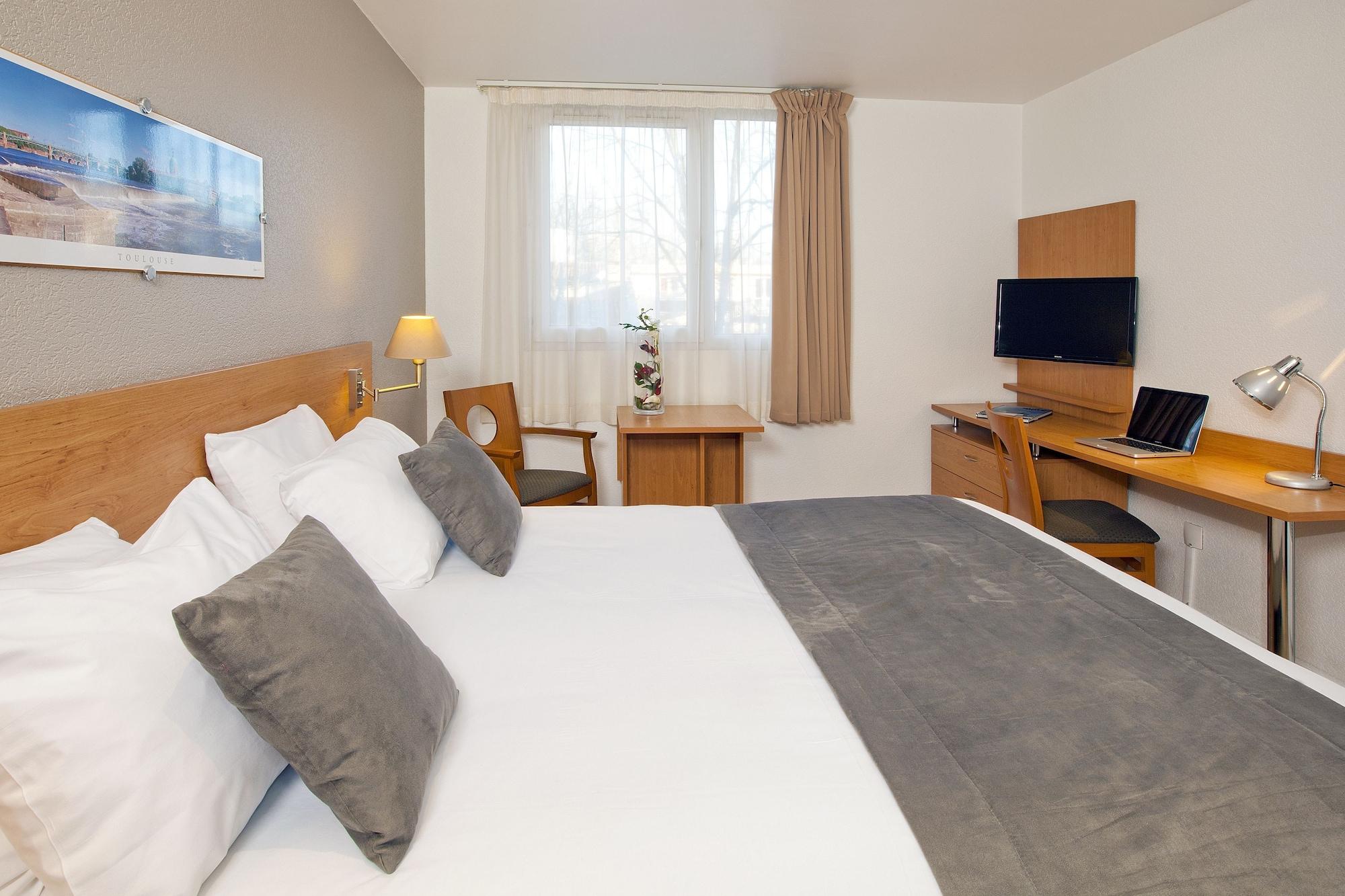 Sejours & Affaires Toulouse De Brienne Aparthotel Exterior photo