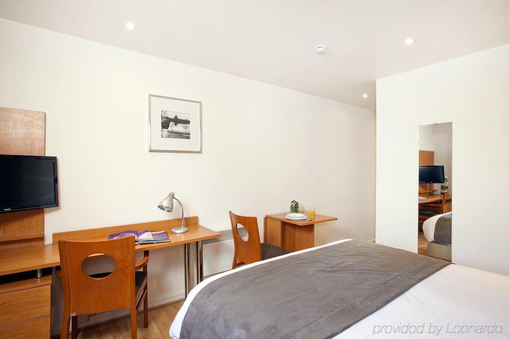 Sejours & Affaires Toulouse De Brienne Aparthotel Exterior photo